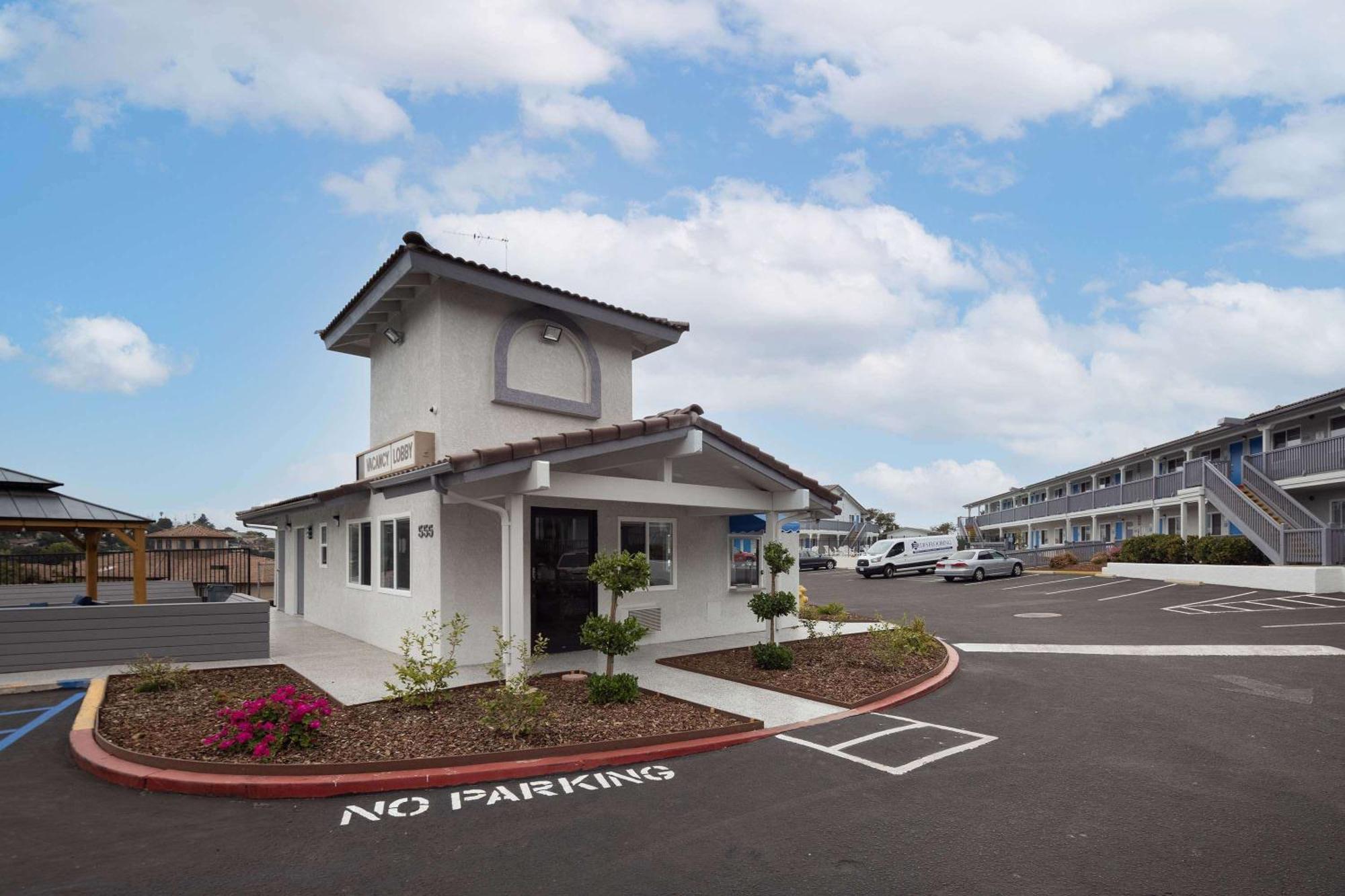 Days Inn By Wyndham Arroyo Grande Pismo Beach Exterior photo